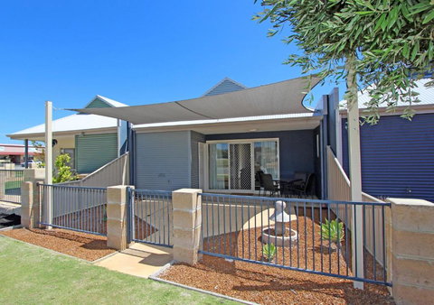 Ocean Breeze - Dalby Accommodation 0