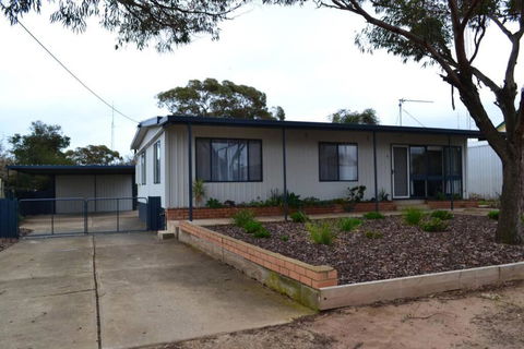 Ocean Breeze - Dalby Accommodation 0