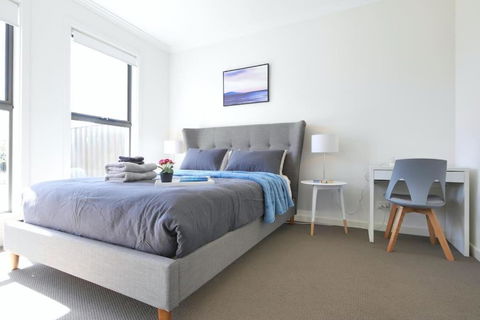 No Stairs Dbl Garage Aircon Woodville North - Dalby Accommodation 1