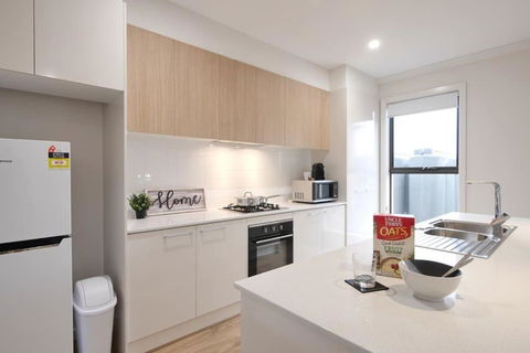 No Stairs Dbl Garage Aircon Woodville North - Dalby Accommodation 2