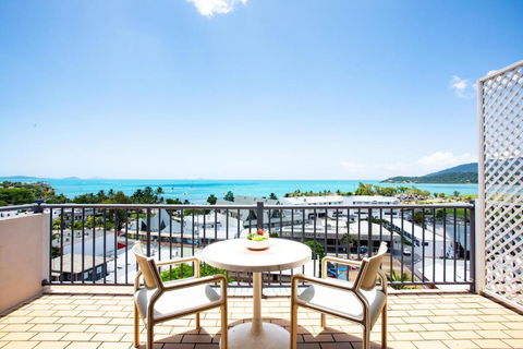 OCEAN VIEWS 10 - Dalby Accommodation 0