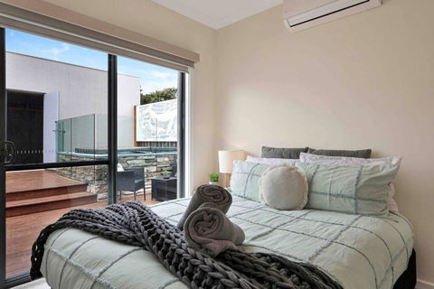 OG Spa Retreat- 3 Bedroom, Spa, Central, Aircon - Dalby Accommodation 1