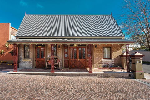 Old Bank Boutique Hotel - Dalby Accommodation 0