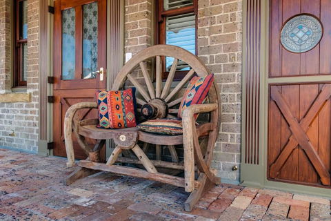 Old Bank Boutique Hotel - Dalby Accommodation 3