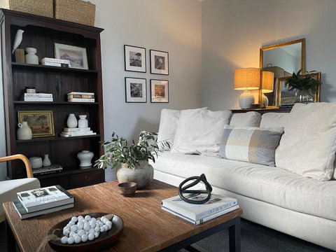 Old Maffra Cottage - Dalby Accommodation 0