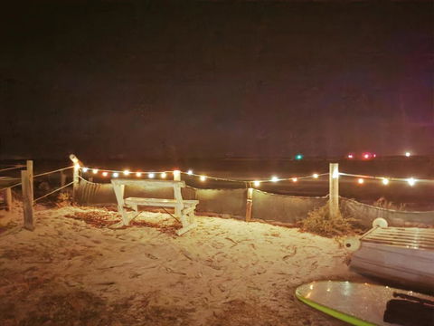 On The Beach-Lucky Bay - Dalby Accommodation 2