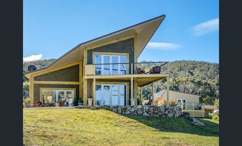 On The Huon River - Dalby Accommodation 0