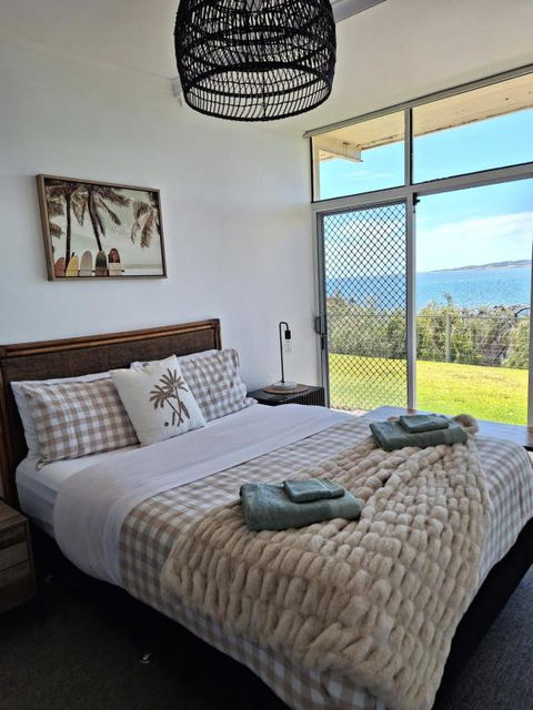ON THE WATERS EDGE - Dalby Accommodation 3