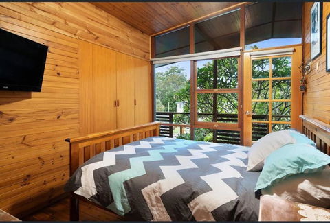 ONE OF A KIND Vacation Rental- Berkeley Vale - Dalby Accommodation 3
