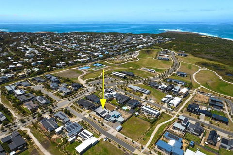 Opulence Cove - Dalby Accommodation 2