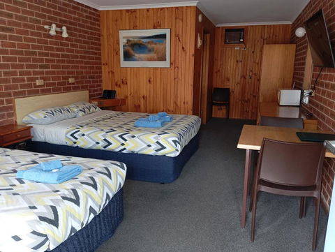 Orbost Country Road Motor Inn - Dalby Accommodation 3
