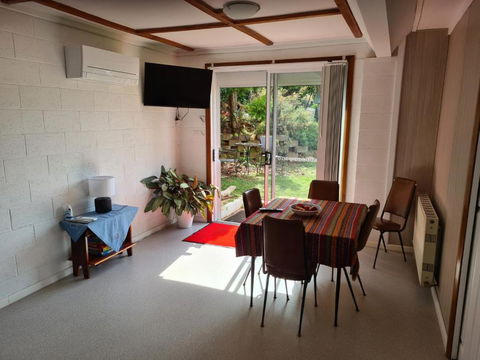 Orchard 2 Bedroom Apartment In Devonport - Dalby Accommodation 1