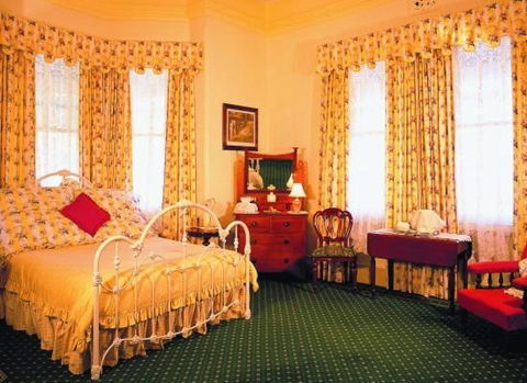 Ormiston House - Dalby Accommodation 2