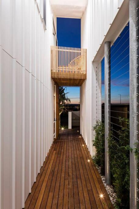 Palm Oasis Beach Villa - Dalby Accommodation 1