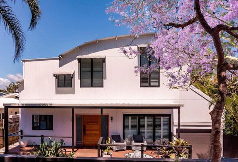 PACIFIC Stunning Coastal Home The Perfect Family Getaway - Dalby Accommodation 0
