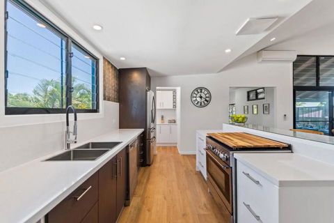 PACIFIC Stunning Coastal Home The Perfect Family Getaway - Dalby Accommodation 2