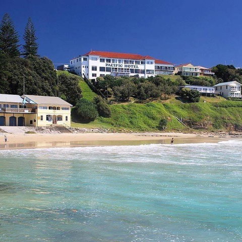 Pacific Hotel Yamba - Dalby Accommodation 1