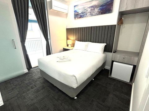 Palace Hotel Proserpine - Dalby Accommodation 3