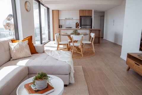 Palm Beach Perfection. - Dalby Accommodation 0