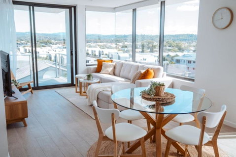Palm Beach Perfection. - Dalby Accommodation 1
