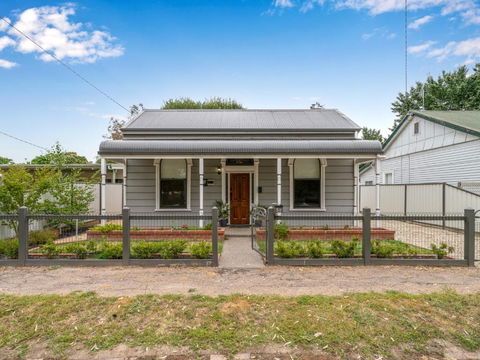 Palm Cottage - Dalby Accommodation 0