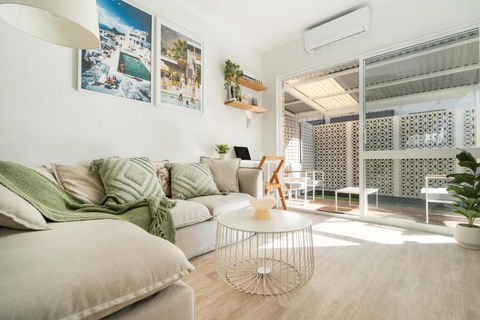 PALMA - Couples Beach Shack! - Dalby Accommodation 0
