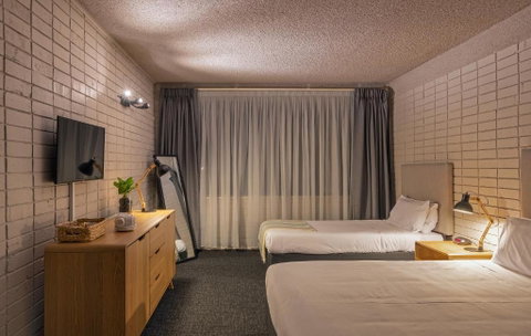 Palms Hotel - Dalby Accommodation 2