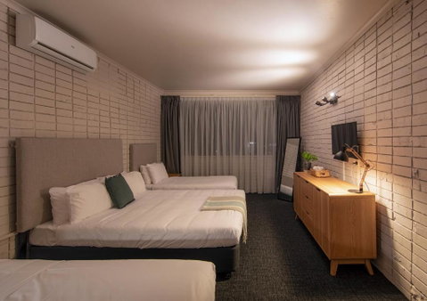 Palms Hotel - Dalby Accommodation 3