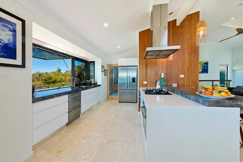 Panorama Beach House - Dalby Accommodation 1