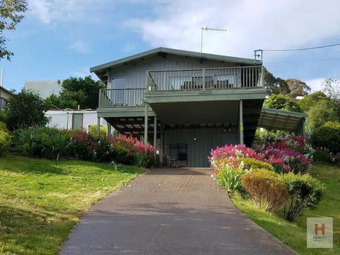Panoramic Lake View - Dalby Accommodation 2