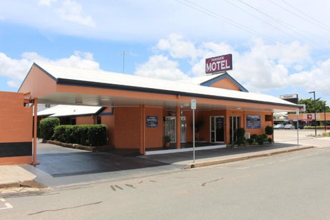 Parkside Motel Ayr - Dalby Accommodation 0