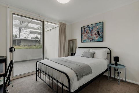 Peaceful 1-Bed Apartment Close To Lonsdale St - Dalby Accommodation 2