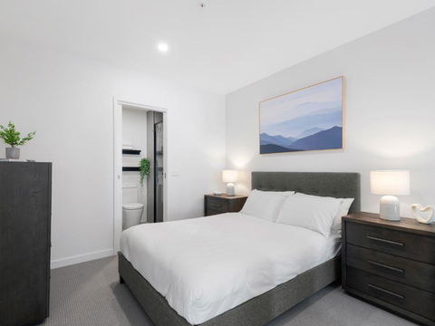 Peaceful 1-Bed Unit With A Spacious Balcony - Dalby Accommodation 1