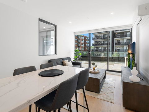 Peaceful 1-Bed Unit With A Spacious Balcony - Dalby Accommodation 3