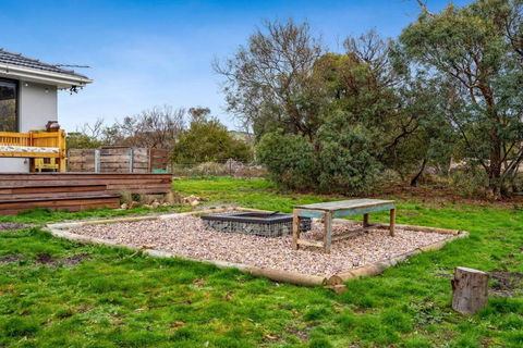 Peaceful Beachside Home - Dalby Accommodation 3