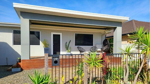 Pelican Lake Retreat - Dalby Accommodation 0