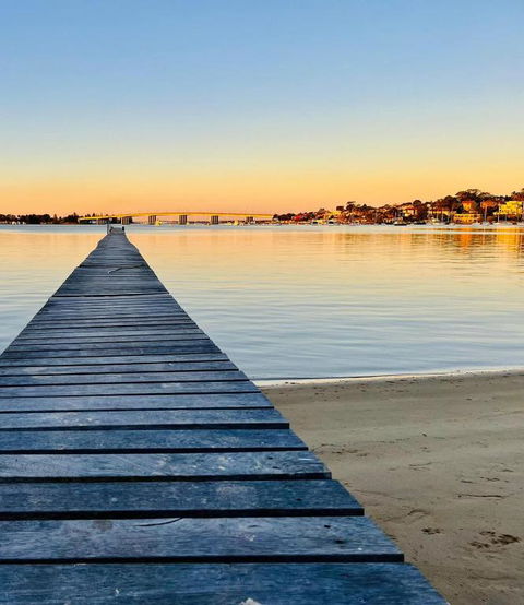 Panoramic Water View Apartment - Dalby Accommodation 1