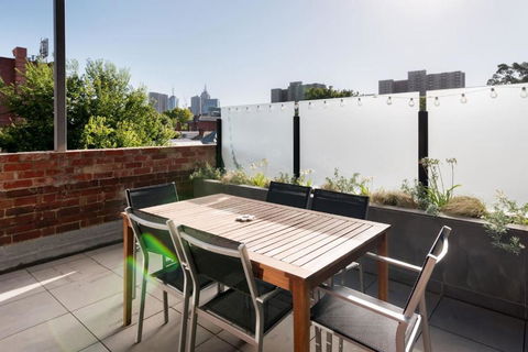 Paterson 1911 - Upmarket Terrace In Vibrant Fitzroy - Dalby Accommodation 2