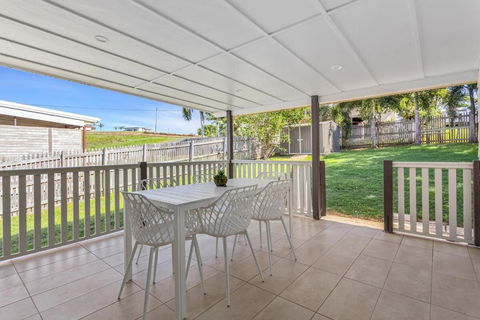 Perfect Cooee Bay Beach Getaway! - Dalby Accommodation 2