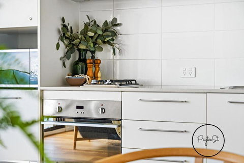 Perfect Penthouse - WiFi Included - Dalby Accommodation 2