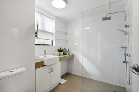 Perth City Corporate 1BRD - Dalby Accommodation 3