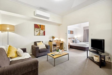 Perth Premium 1 Bedroom - Dalby Accommodation 1