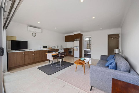 Petite Retreat - Dalby Accommodation 3