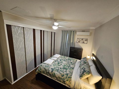 Phoenix House - Dalby Accommodation 2