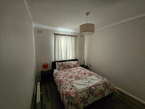 Phoenix House - Dalby Accommodation 3