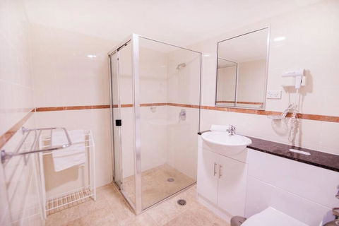 PI702 - Ideally Located Sydney CBD - Dalby Accommodation 3