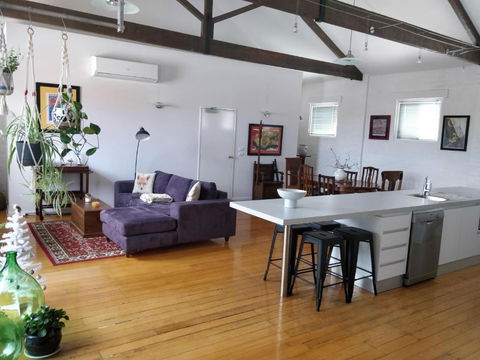 Pips On Mitchell - Beautiful Historic Apartment - Dalby Accommodation 2