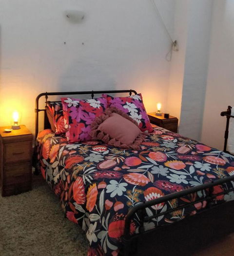 Pips On Mitchell - Beautiful Historic Apartment - Dalby Accommodation 1