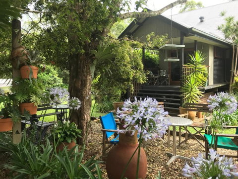 PK Illusions - Dalby Accommodation 0