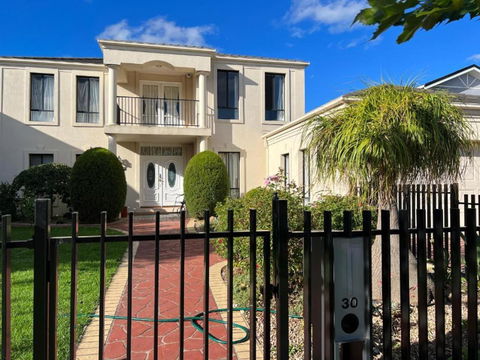 Pleasant Private Room In Taylors Lake Near Melbourne Airport - Dalby Accommodation 3